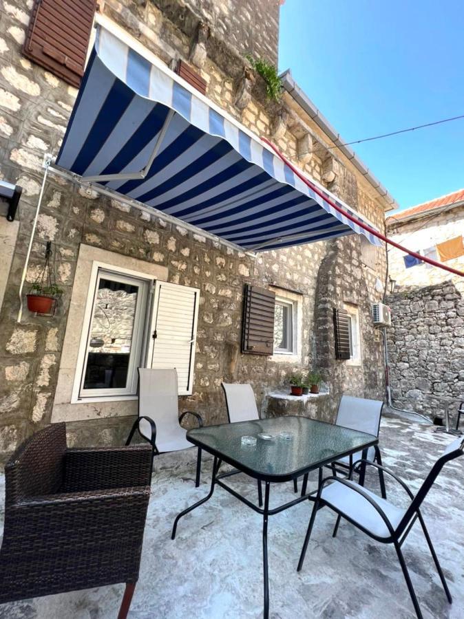 Apartment Njegos Perast Exterior photo